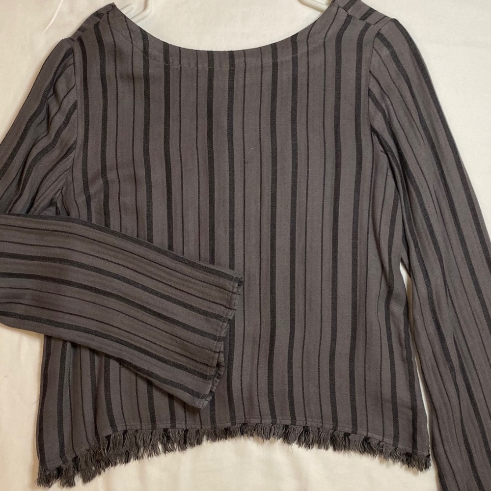 Cloth & Stone Top - Picture 6 of 6
